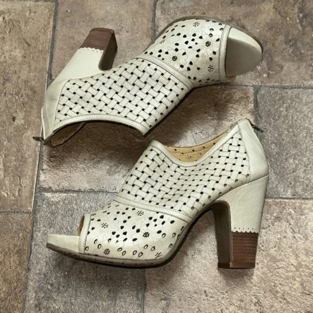 Gold  Button Size 41